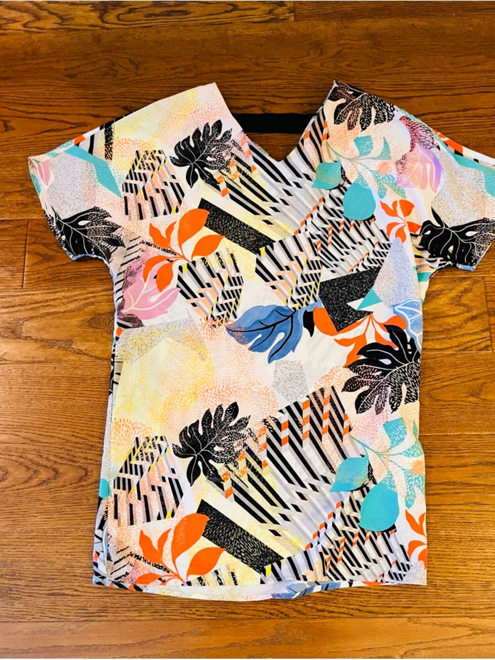 Bar‎ III Multicolor Printed V-Neck Blouse